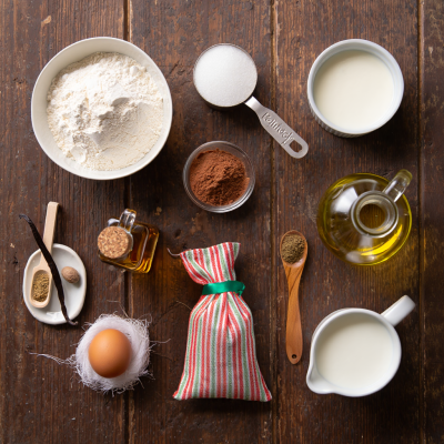 Ingredients for Christmas Pudding Samosas